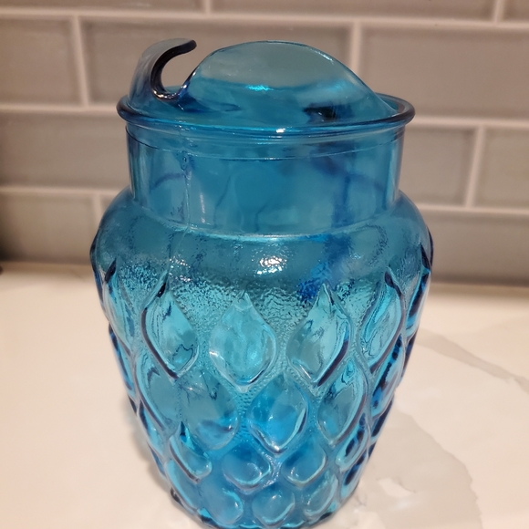 Vintage aqua blue pitcher, approximately 9 inches tall - Picture 6 of 8